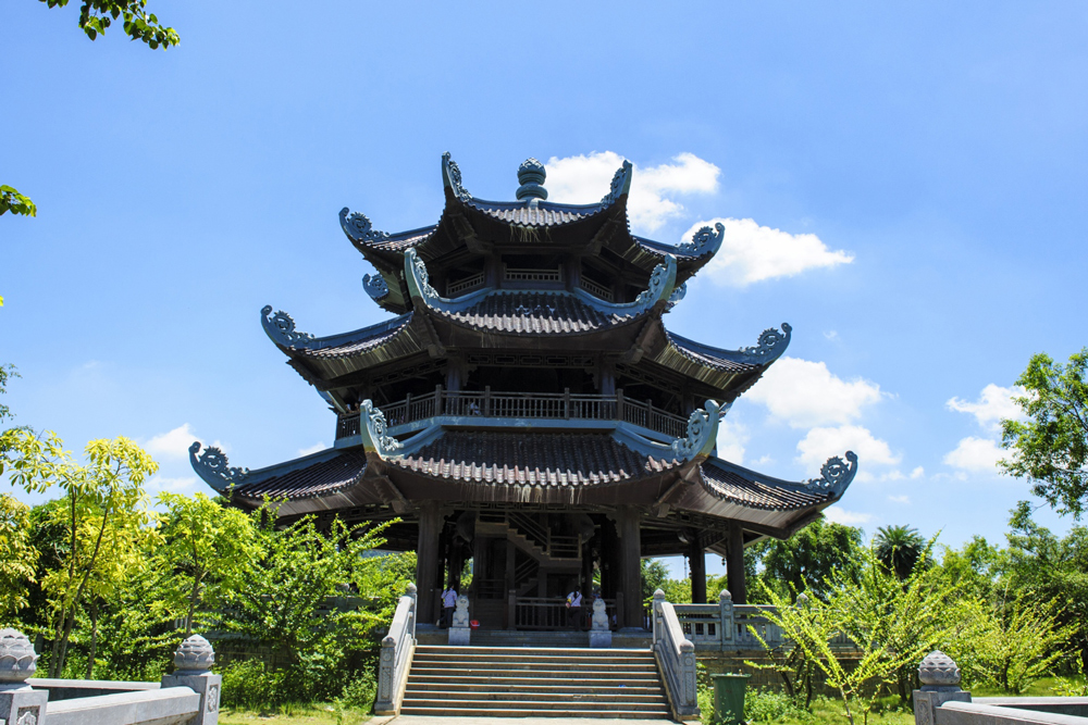 bell-tower-at-bai-dinh-pagoda