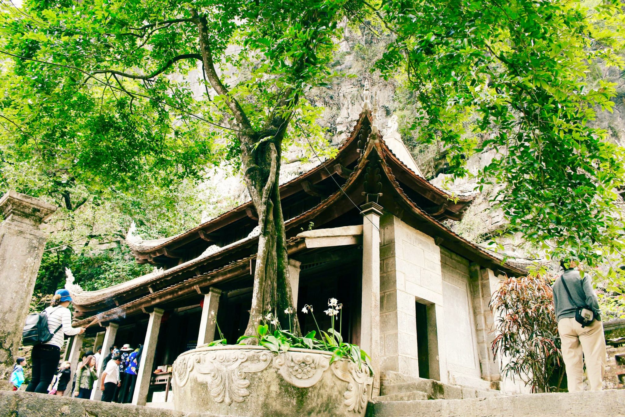 The-Lower-Pagoda-in-Bich-Dong-Ninh-Binh