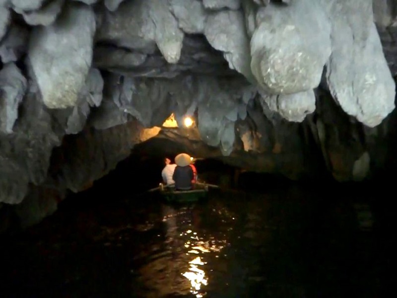 ba giot cave in trang an landscape