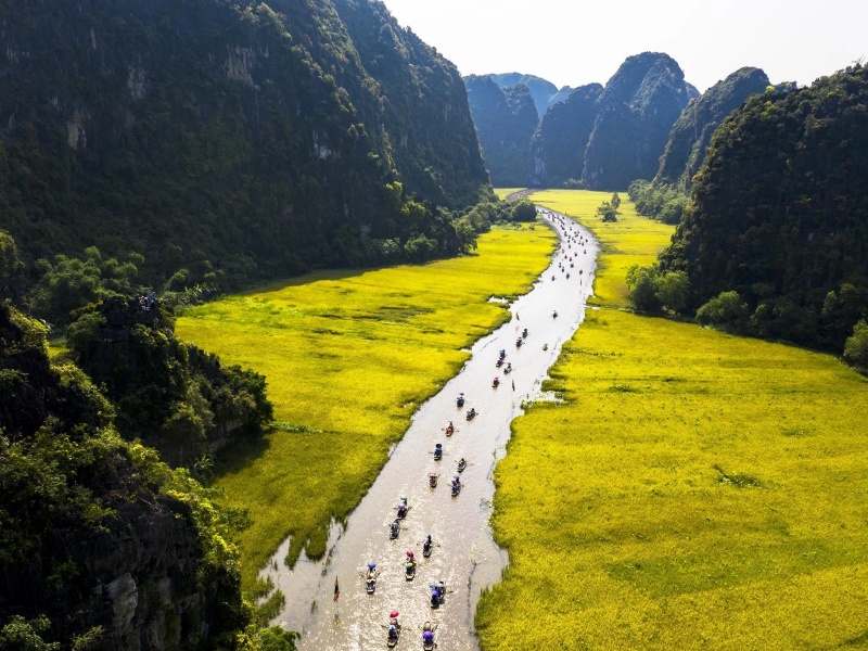 Seek Tam Coc if you're a shutterbug, rice lover, budget wanderer, or May-June short-tripper—pure gold awaits.