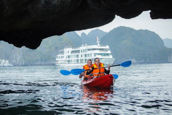 Kayaking-with-Era-Cruise