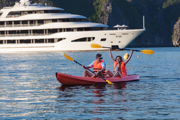 kayaking-with-scarlet-pearl-cruise