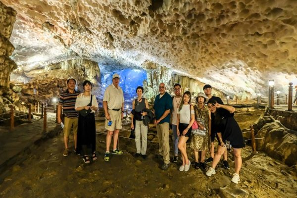 visit-sung-sot-cave