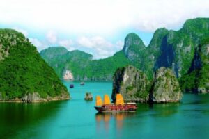 Top 15 best things to do in Ha Long Bay and must-visit tourist attractions