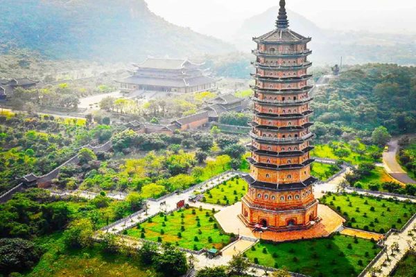 Bai-Dinh-Pagoda-in-Ninh-Binh