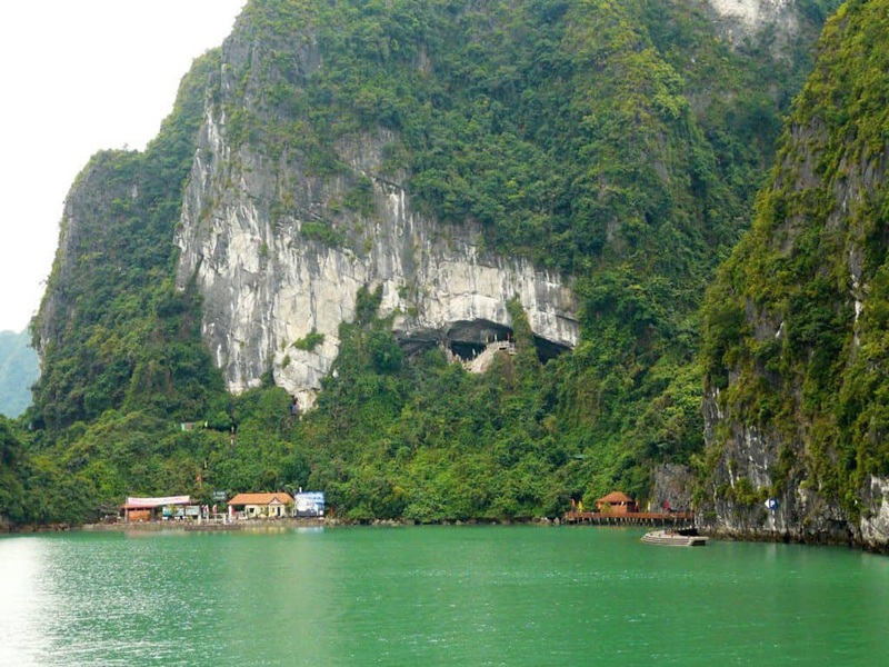 sung-sot-cave-view-from-bay