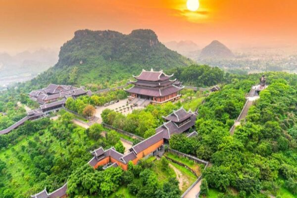 Discovery Bai Dinh pagoda in a day trip