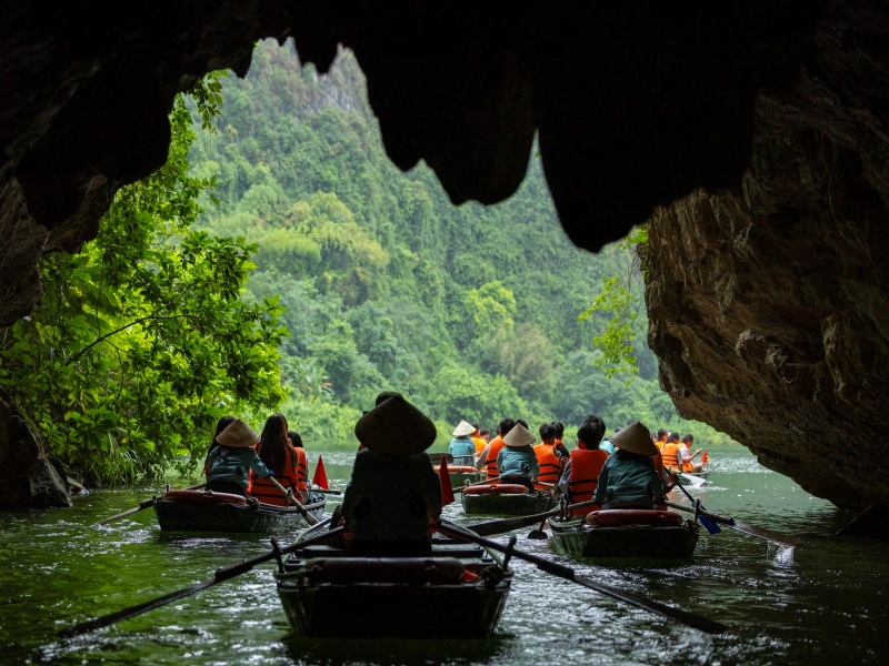 Boat Tour Trang An Grottoes: Glide Through Caves & Karst Peaks