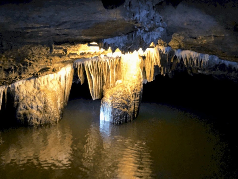 Ultimate Guide: Explore Dia Linh Cave at Trang An's Depths