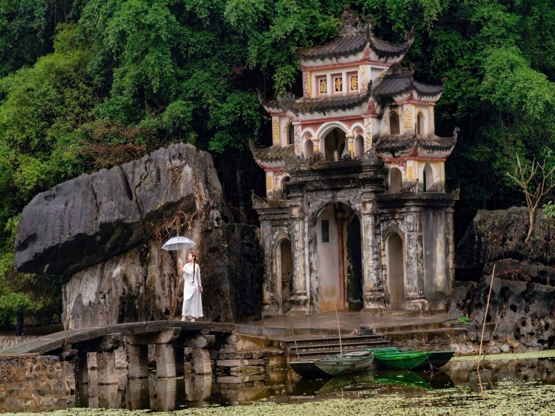 Ninh Binh temples and pagodas enchant with beauty, heritage & enigmas awaiting curious travelers!