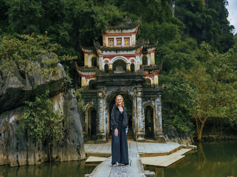 Bich Dong fits: First-timers, Tam Coc bases, photographers, quick meaningful adventures.
