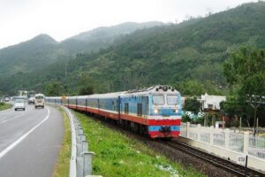 from-hanoi-to-ninh-binh-by-train
