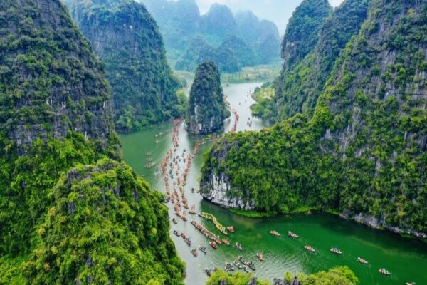 Visit Trang An Ninh Binh on festival time