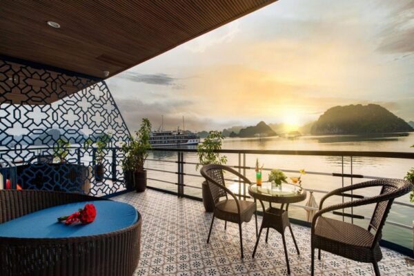 Doris Cruise Lan Ha Bay – The Only 5-Star Cruise with Swimming Pool Onboard