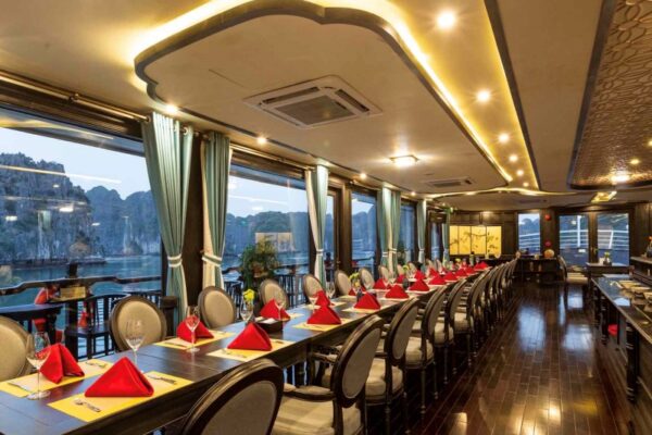 Restaurant on La Regina Grand Cruise