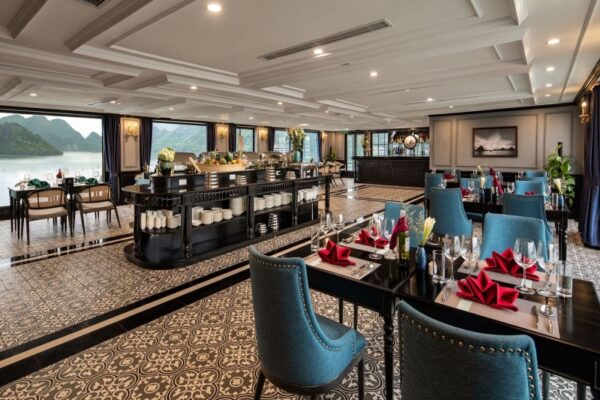 Discover Doris Cruise – The First Lan Ha Bay Cruise with a Pool