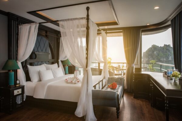 Discover Doris Cruise: Lan Ha Bay’s First 5-Star Cruise with Swimming Pool