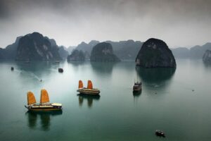Lan Ha Bay Winter: Cool & Dry (18-24°C) - Ideal Escape!