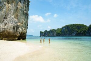 Ba Trai Dao is a pristine island with beautiful beaches in Lan Ha Bay
