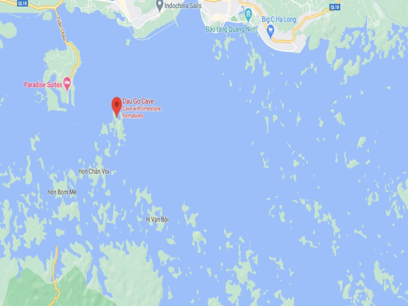 At 27m above sea level, Dau Go Cave lies close to Thien Cung, only 300m apart on Dau Go Island