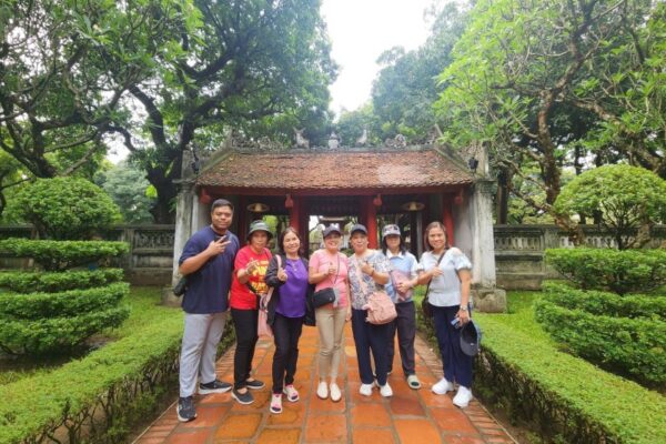 visit temple of literature Hanoi