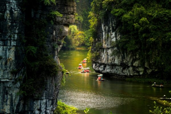 Indulgent Day Trip to Trang An, Mua Cave & Hoa Lu from Hanoi