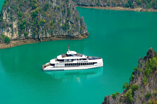 Luxury Ha Long Bay Symphony Day Cruise: Modern Luxury and Gourmet Buffet