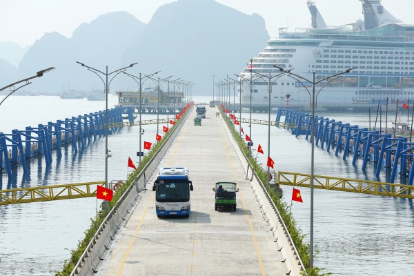 Ultimate Guide to Halong bay port transportation
