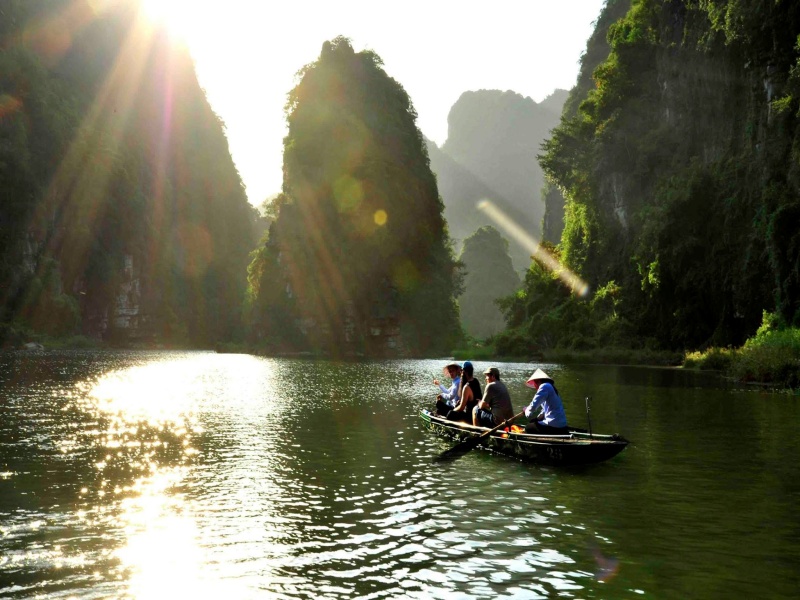 Ninh Binh weather shapes vibes—clear for epic views, humid for chill paces, rain greens it all; match your style!