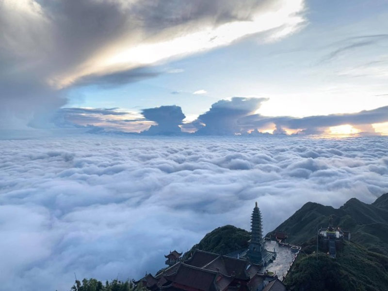 Visit Sa Pa in March to chase clouds and see its pristine beauty as spring turns to summer