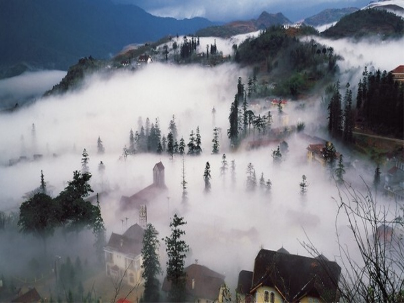 Experience Sapa in February as winter ends and spring begins, featuring cool foggy mornings.