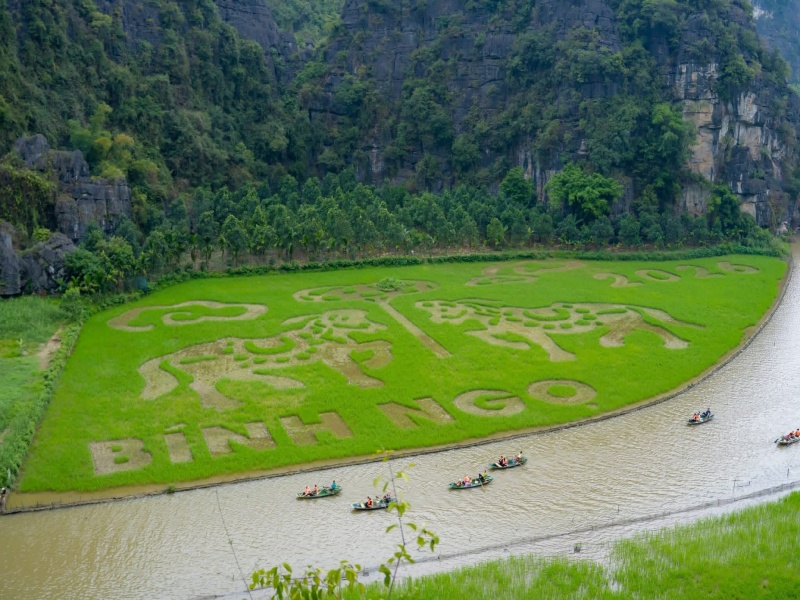 Ninh Binh spring whispers renewal: Comfy 20-26°C, low rain, lively greens—ideal for slow countryside wanders!