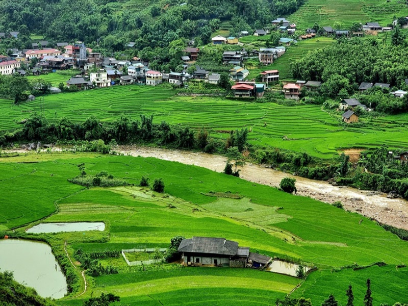 Experience serene Sapa Vietnam in March: cool weather, blooming landscapes, and authentic villages in peace.